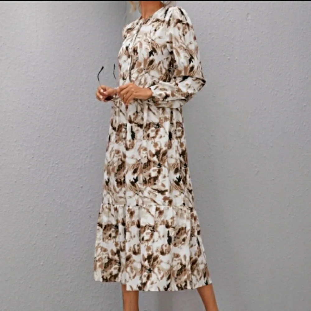 NEW Ruffle Hem Dress - Picture 4 of 6